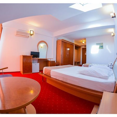 Pensiune Valentina Hotel Râmnicu Vâlcea Buitenkant foto