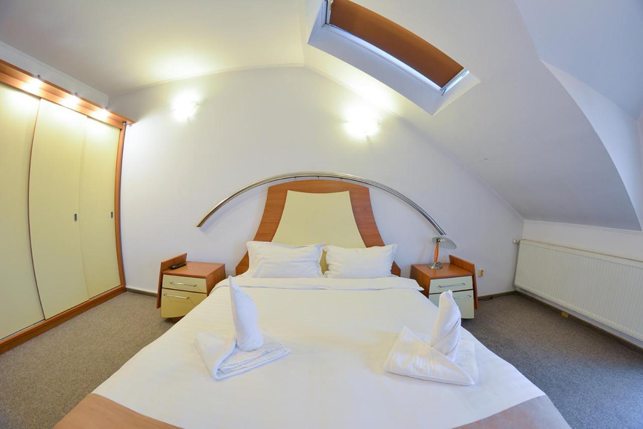 Pensiune Valentina Hotel Râmnicu Vâlcea Buitenkant foto