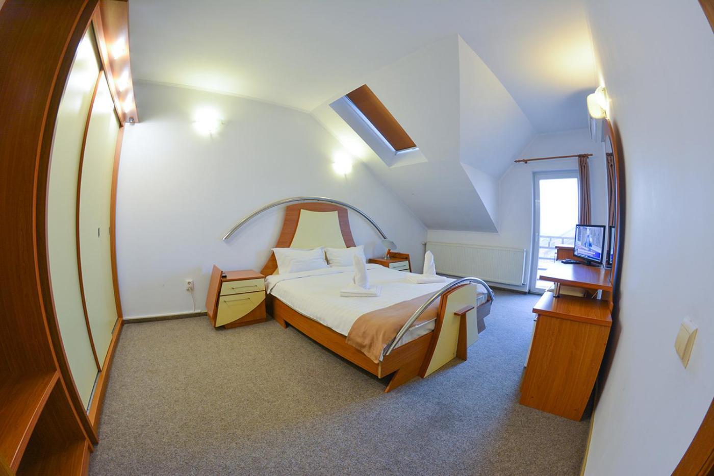 Pensiune Valentina Hotel Râmnicu Vâlcea Buitenkant foto